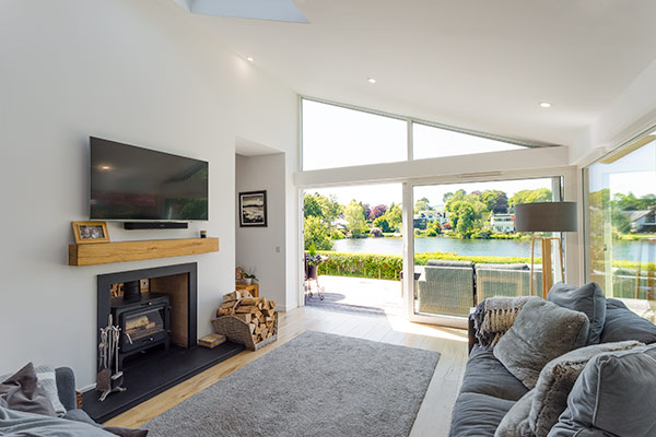 Bright livingroom with views to Tannoch Loch